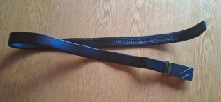 Cinturón de cuero grueso negro