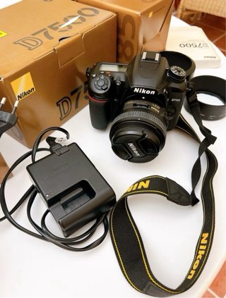 Nikon D7500 con objetivos