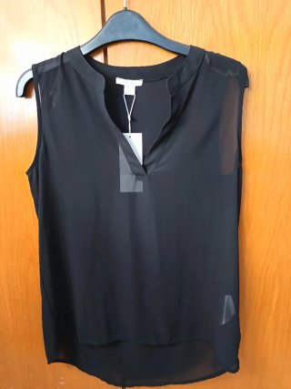 Camisa sin mangas negra