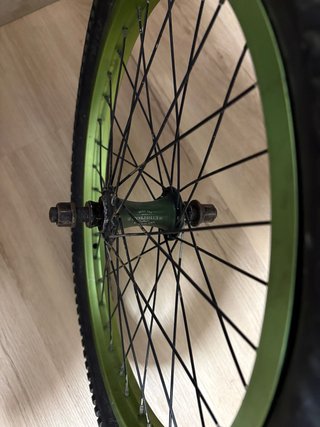 Rueda We The People Verde BMX
