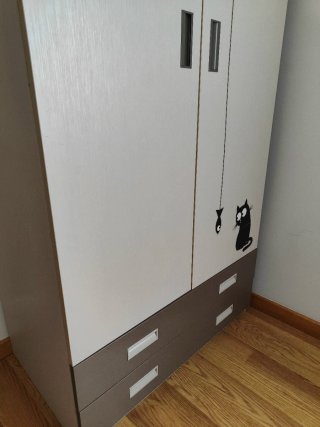 Armario pequeño de madera gris claro,marron