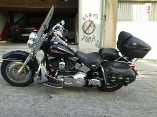 Harley Davidson FLSTCI Heritage Negra