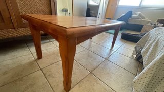 Mesa de centro de madera de pino