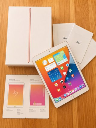 iPad 8ª Gen 32GB Oro Rosa de Segunda mano por 130 EUR en Sueca