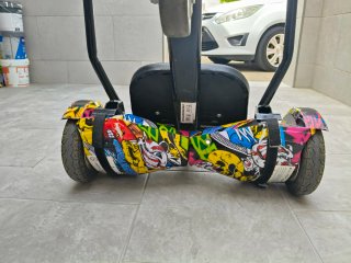 Hoverboard con asiento y ruedas