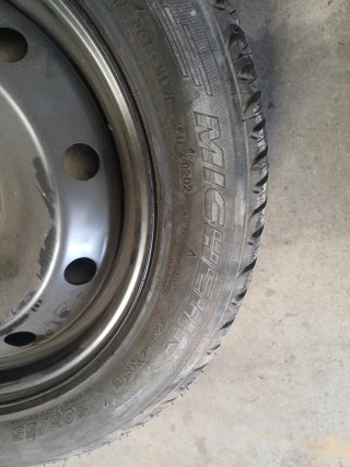 Neumático con llanta 205/55 R 17 91V