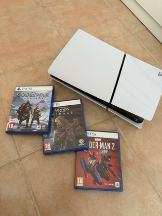 Console PS5 con 2 controller e 3 giochi