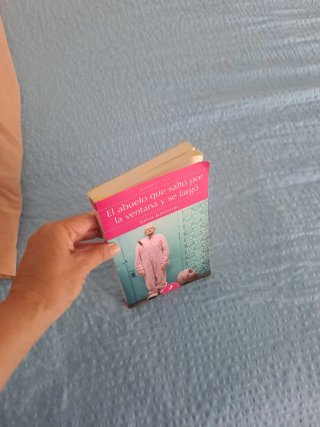 El abuelo que salto por la ventana y se largo/ ...