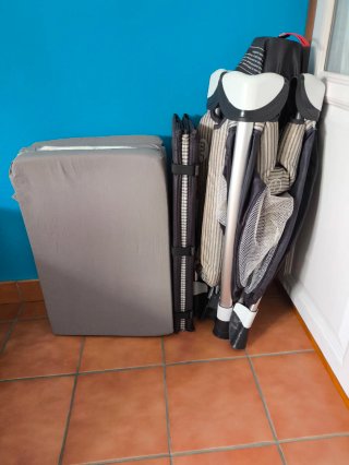Cuna de viaje plegable