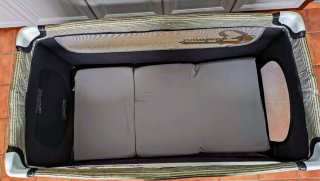 Cuna de viaje plegable
