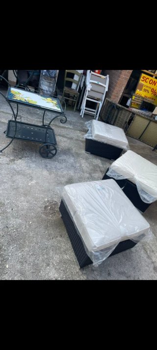 3 Sedute con cuscino e carrello