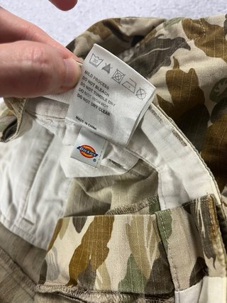 Pantalón corto Dickies estampado hojas W30
