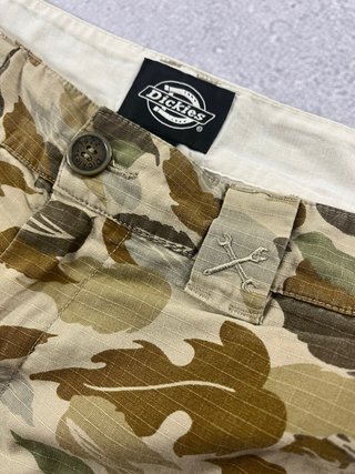 Pantalón corto Dickies estampado hojas W30