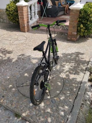 Bicicleta B'TWIN 20 como nueva