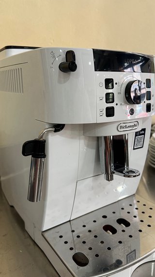 Cafetera DeLonghi Magnifica S Blanca