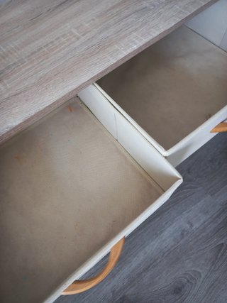 Estantería con cajones y ruedas