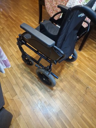 Se regala silla de ruedas