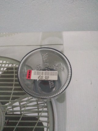 4 x  Tazas pequeñas IKEA + Salero IKEA.