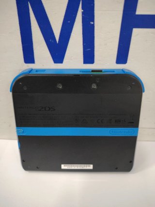 Nintendo 2DS Azul Negra