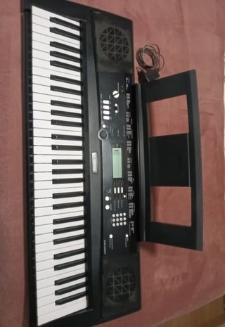 Piano Yamaha EZ-220 + pedal + manuales