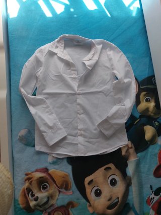 Camisa blanca H&M manga larga Talla 9-10años  140
