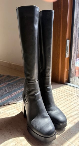 Stivali alti neri con piattaforma