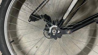 Bicicleta con freno de disco y doble suspensión