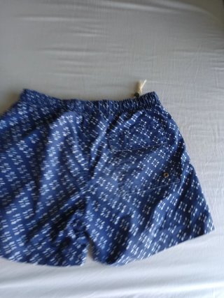 Bañador azul con estampado blanco