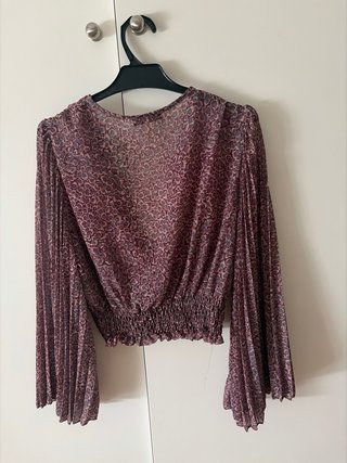 Blusa estampada manga larga. Verano