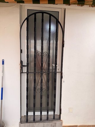 Puerta/Reja Hierro Decorativa con Cerradura