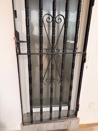 Puerta/Reja Hierro Decorativa con Cerradura
