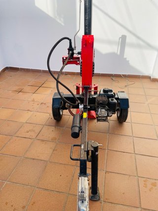 Astilladora de leña motorizada