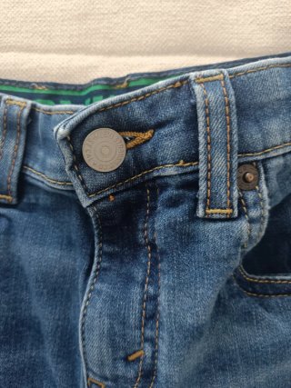 Lote 2 Pantalones Cortos T8 Levi's y Tommy Hilfige