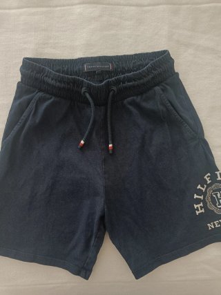 Lote 2 Pantalones Cortos T8 Levi's y Tommy Hilfige