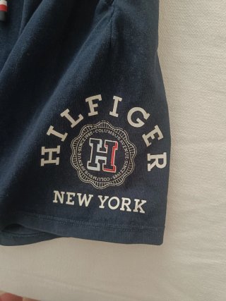 Lote 2 Pantalones Cortos T8 Levi's y Tommy Hilfige