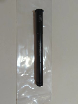 Eje Pasante Rueda Delantera ZRACE 158mm