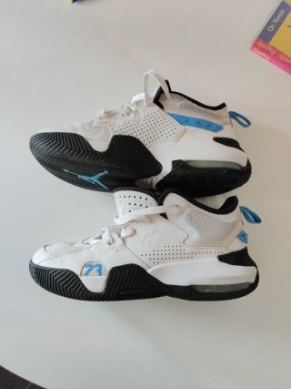 Zapatillas Jordan Blancas y Azules