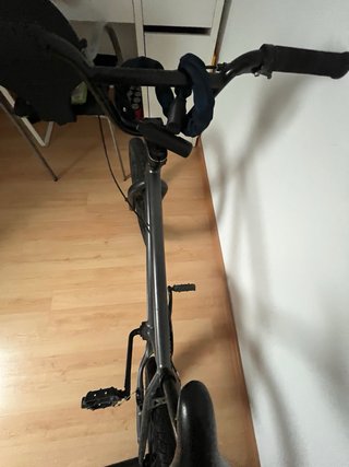 Bicicleta BMX poco uso