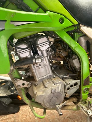 Moto Kawasaki Enduro Verde