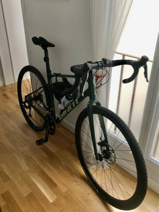 Bicicleta Gravel Giant Revolt M2