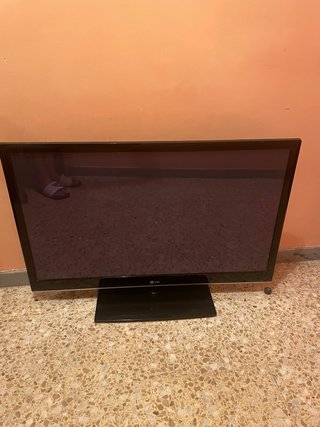 TV LG 42” Plasma 42PJ250 + Mando + Cable