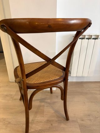 Silla de comedor de madera y ratán