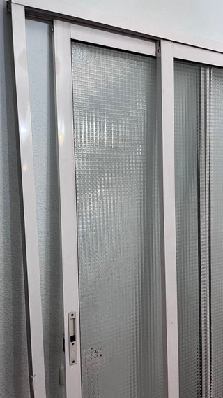 Puerta corredera aluminio blanco