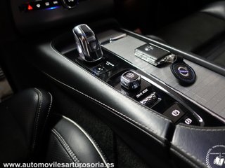 Volvo XC90 2.0 T8 AWD R-Design Auto