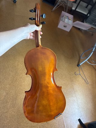 Violín con funda y arco