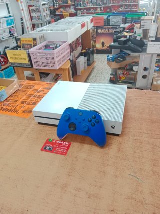 CONSOLA MICROSOFT XBOX ONE S 500GB MANDO Y CABLES