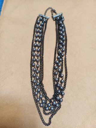 Collar combinado perlas y cadenas