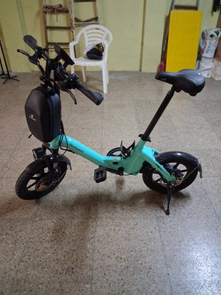 Bici Eléctrica Plegable lleva boton para acelerar