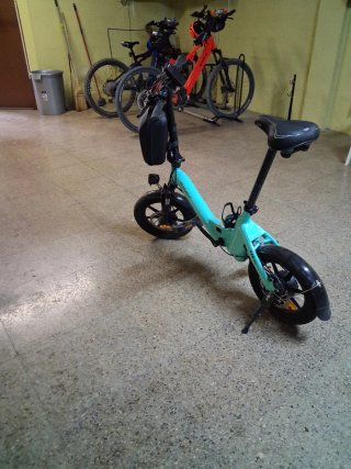 Bici Eléctrica Plegable lleva boton para acelerar