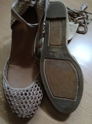 Alpargatas cuña rosa y beige